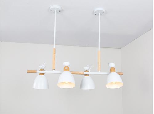 vintage-wood-chandelier-lights