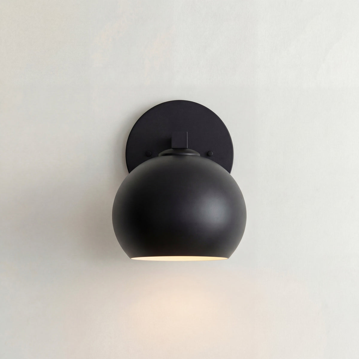vintage-classic-design-metal-globe-wall-sconce