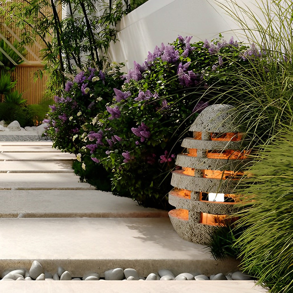 Resin Egg Shaped Outdoor Garden Lights Li002276