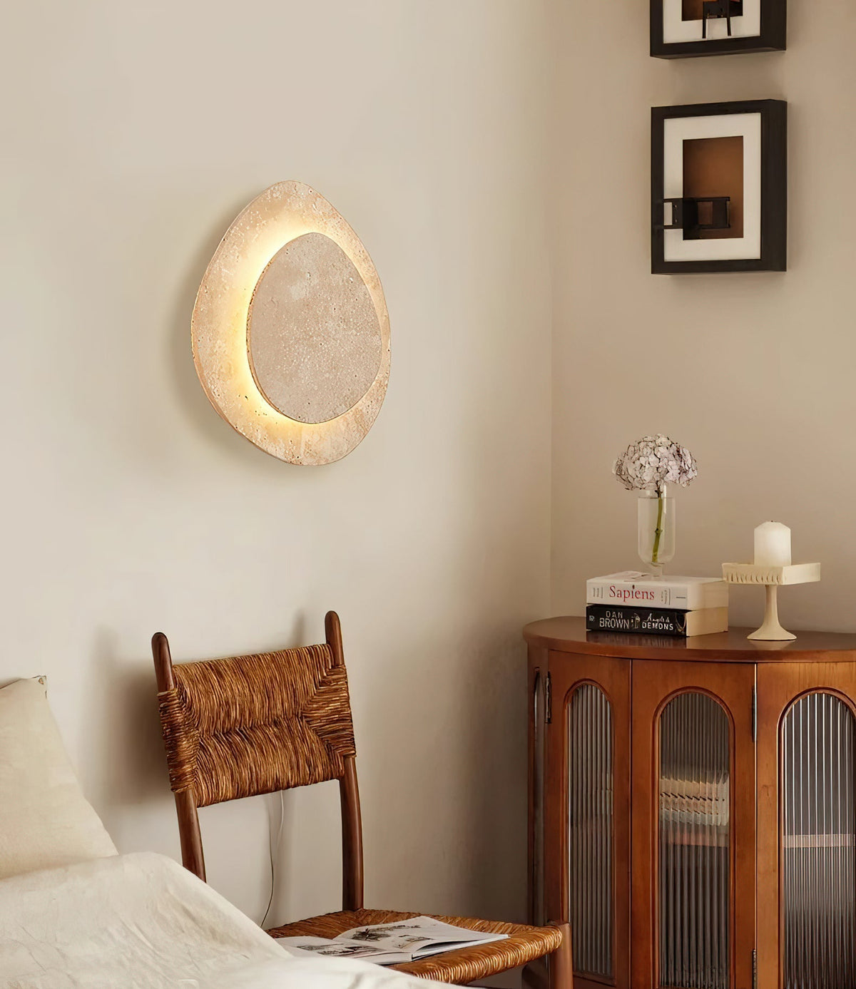 alice-travertine-wall-lamp