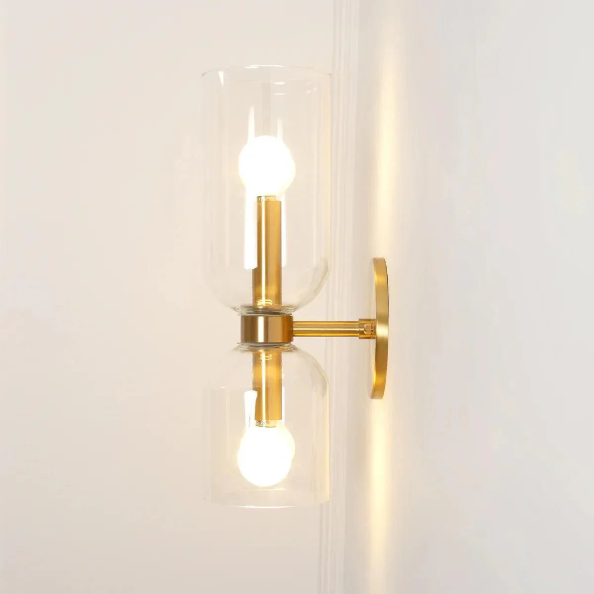 edie-wall-lamp