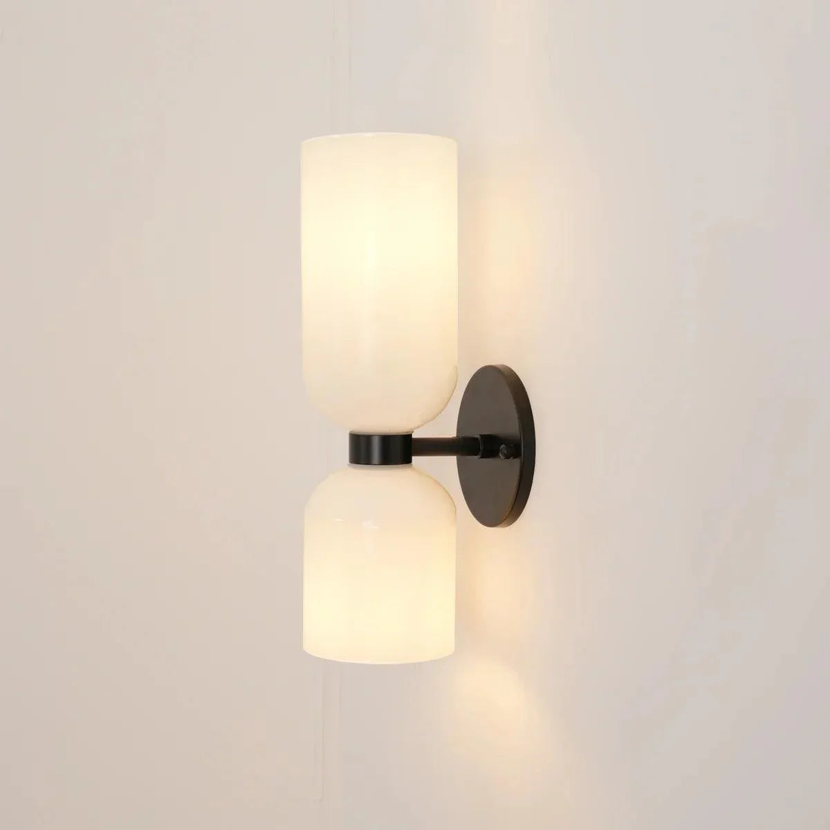edie-wall-lamp