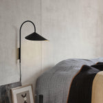 arum-wall-lamp