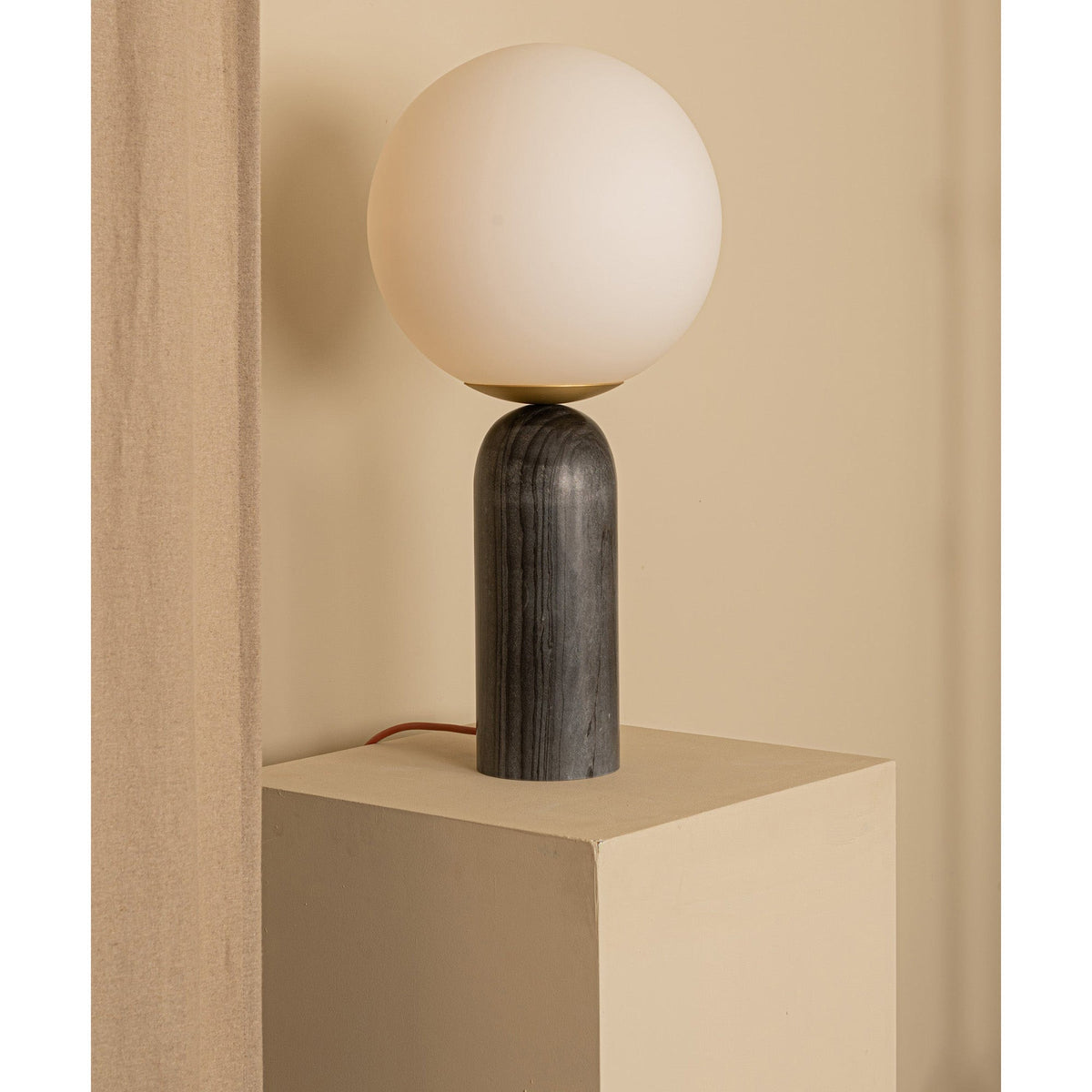 atlas-table-lamp