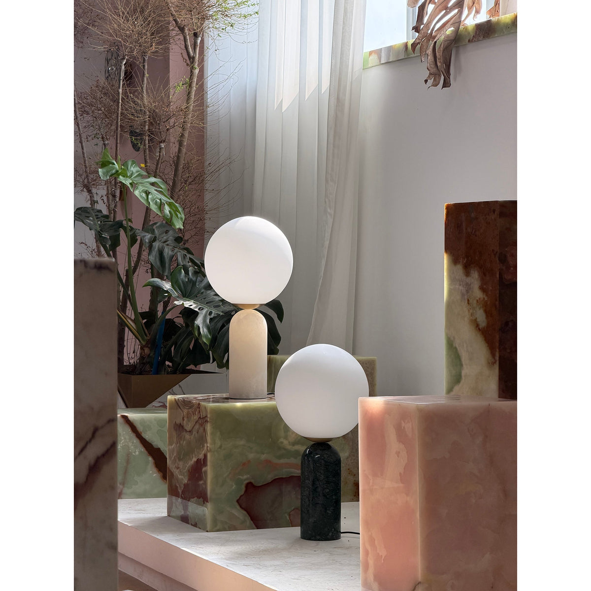 atlas-table-lamp