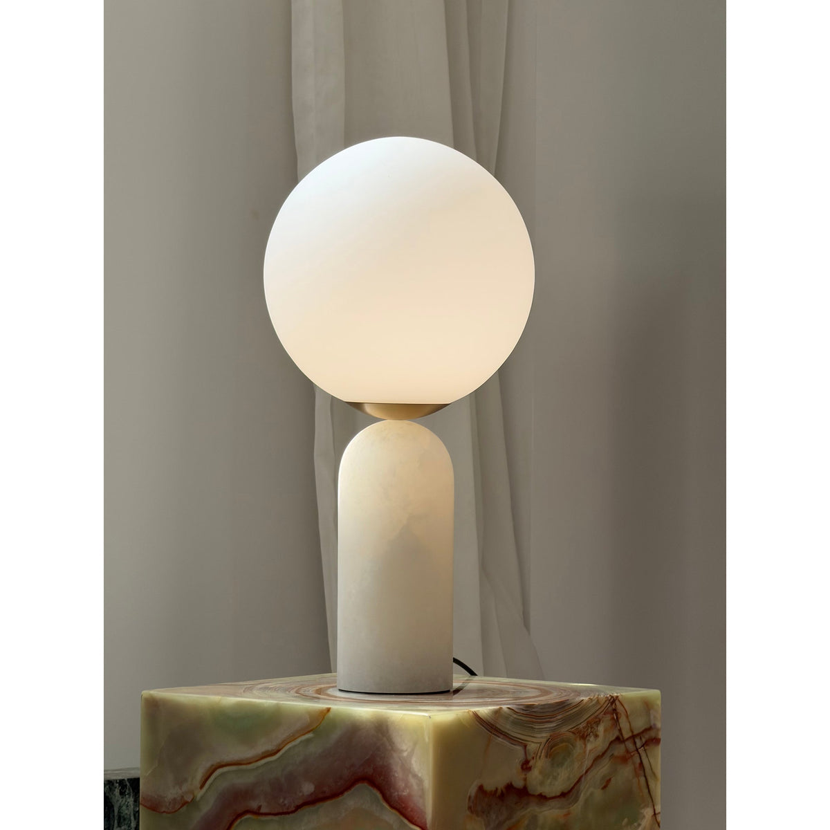 atlas-table-lamp