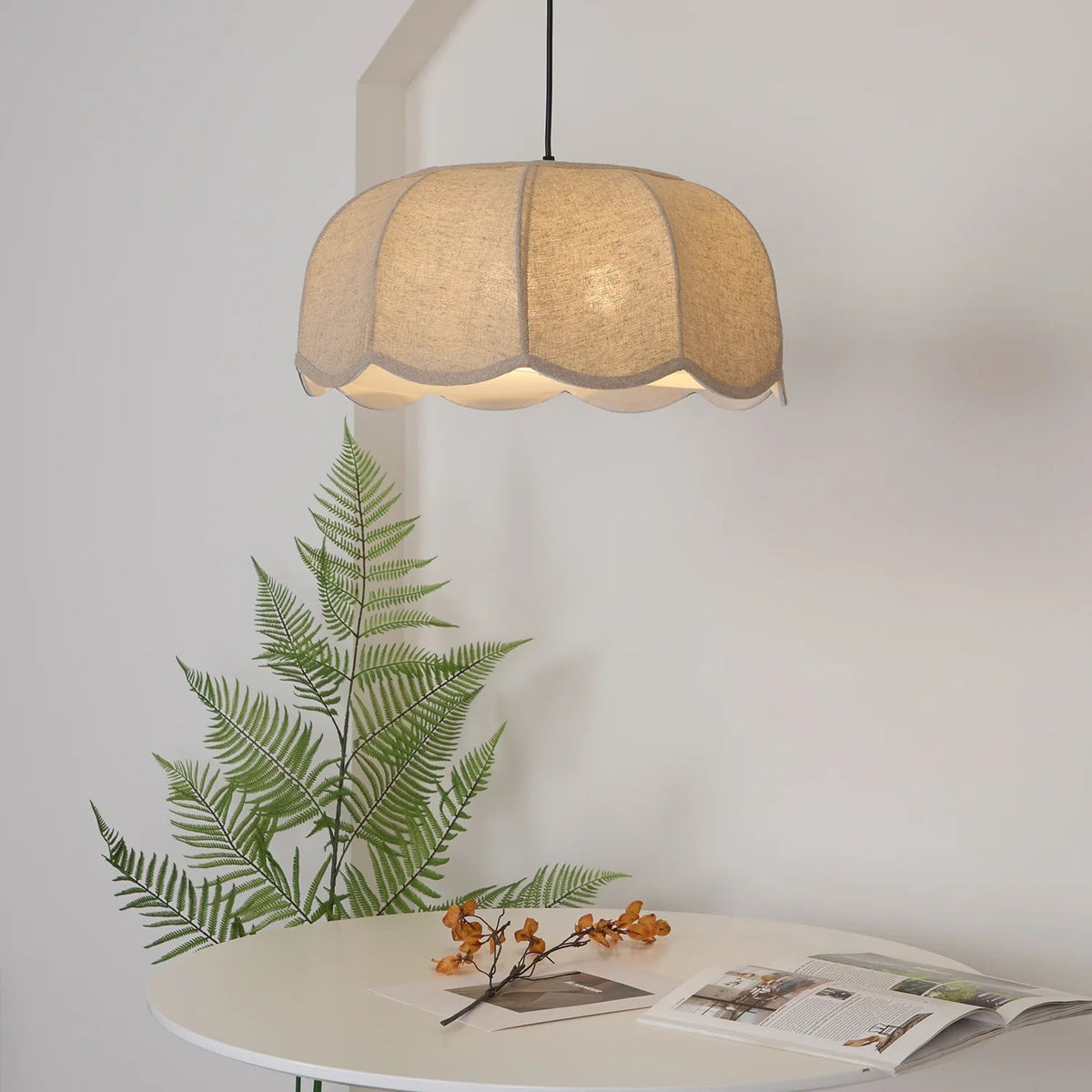 banana-leaf-pendant-lamp
