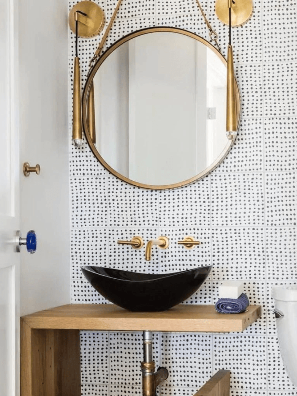 brass-cone-wall-lamp