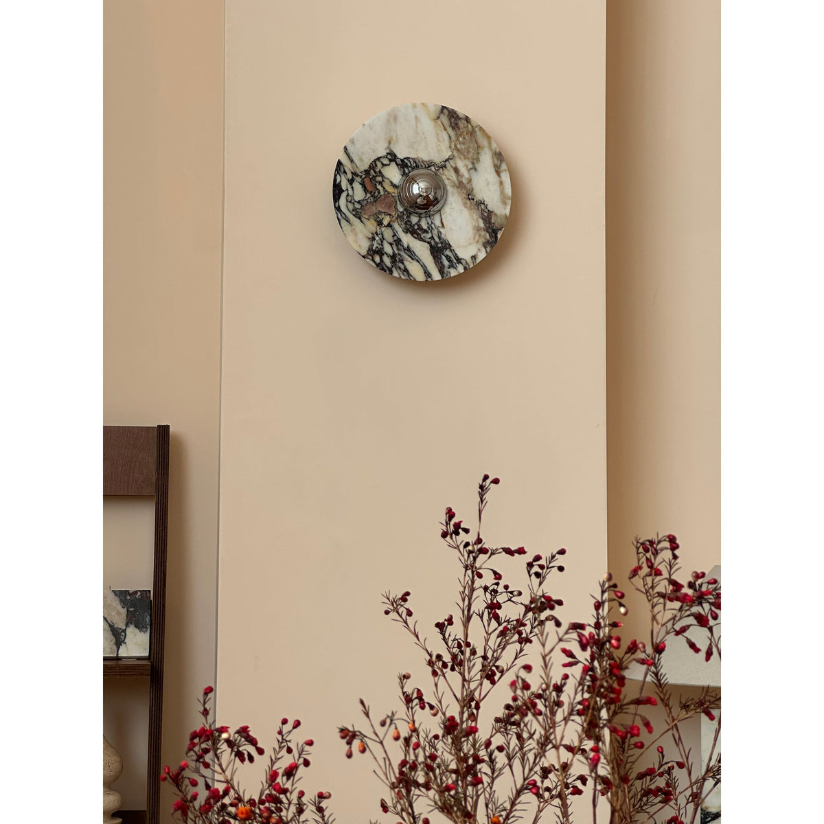 calacatta-round-marble-wall-sconce