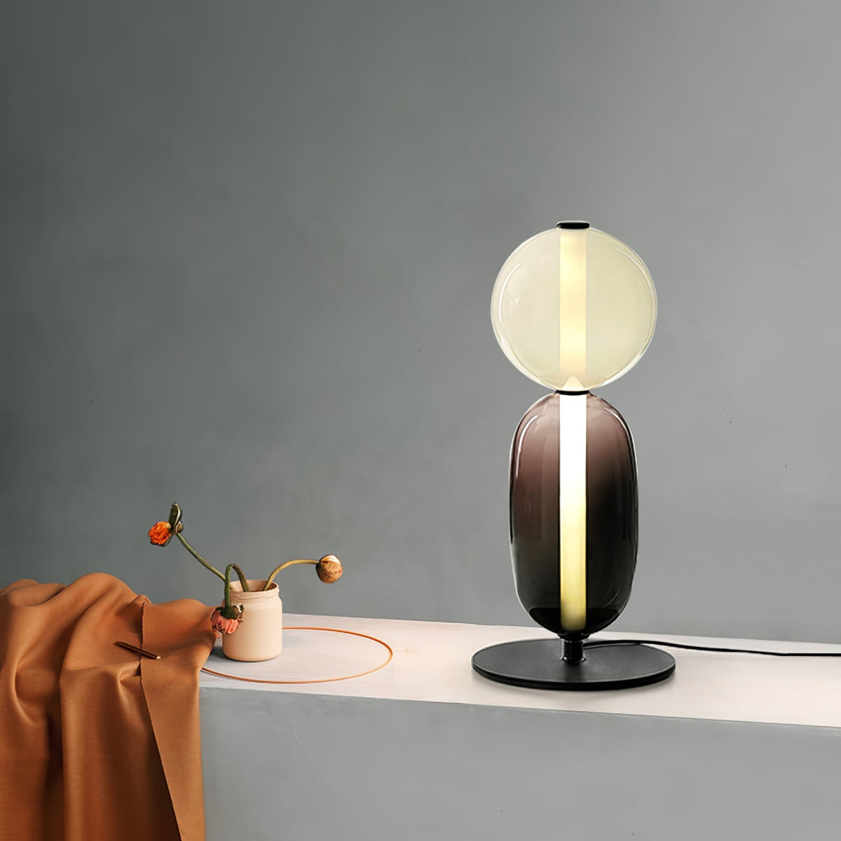 stained-glass-table-lamp