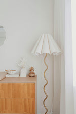 cora-floor-lamp