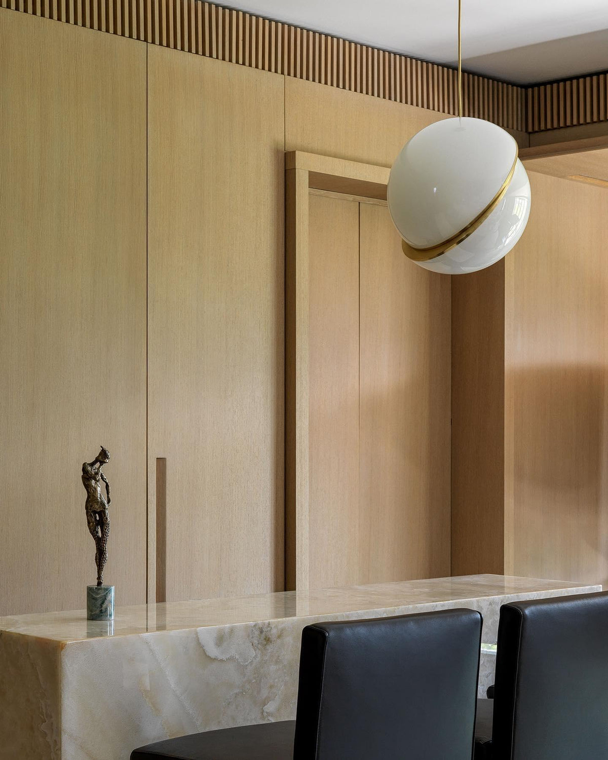 crescent-pendant-lamp