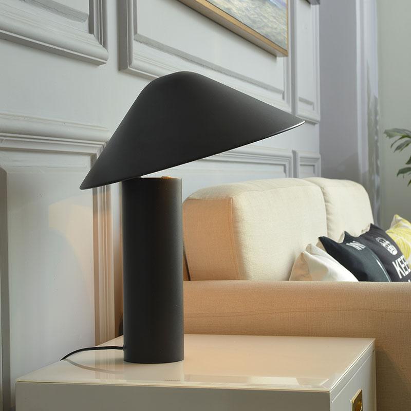 Damo Desk Lamp
