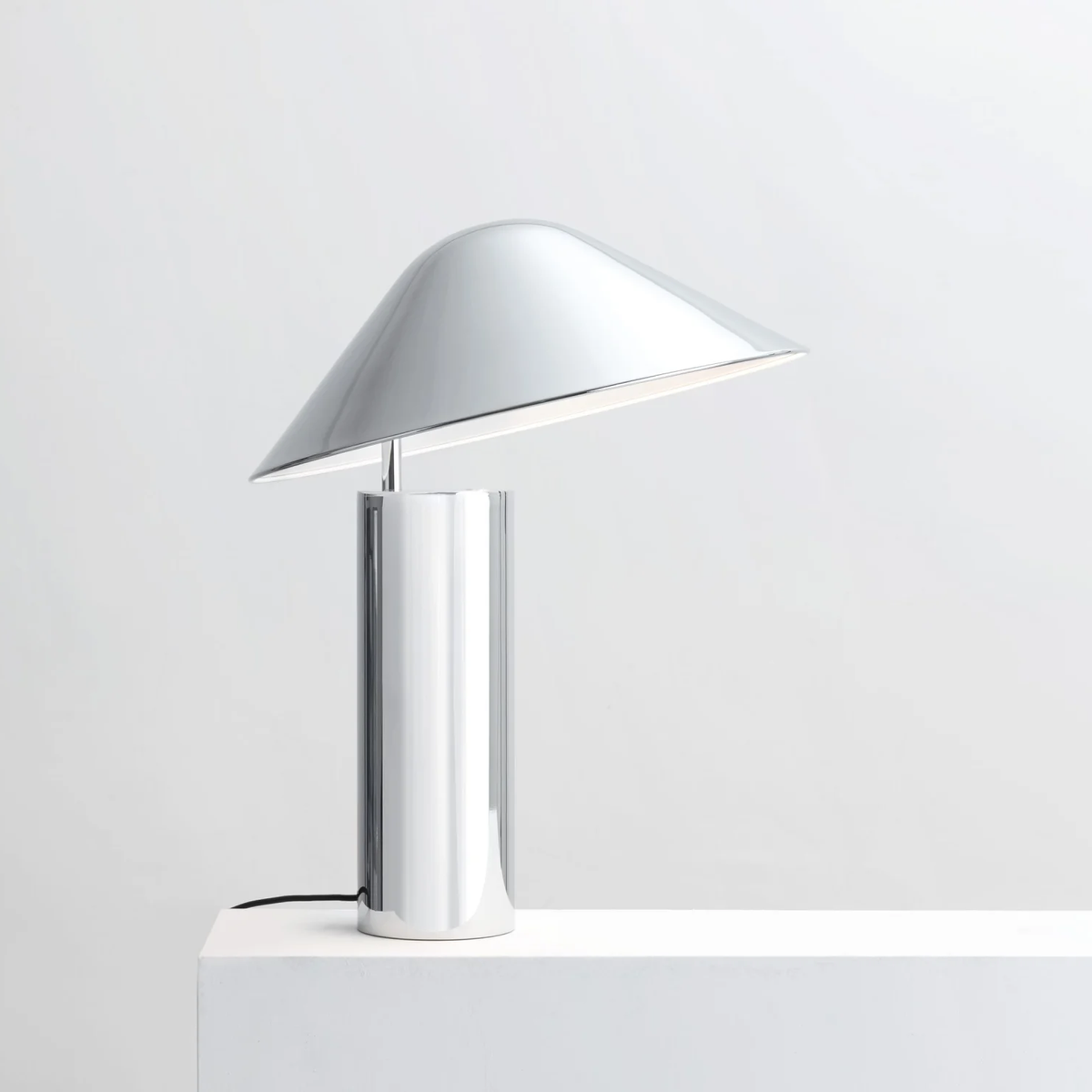 Damo Desk Lamp