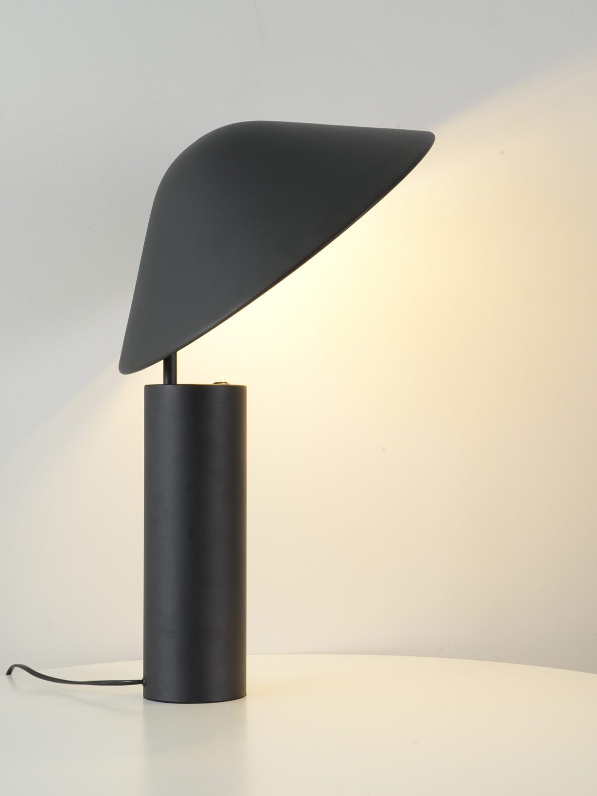 Damo Desk Lamp