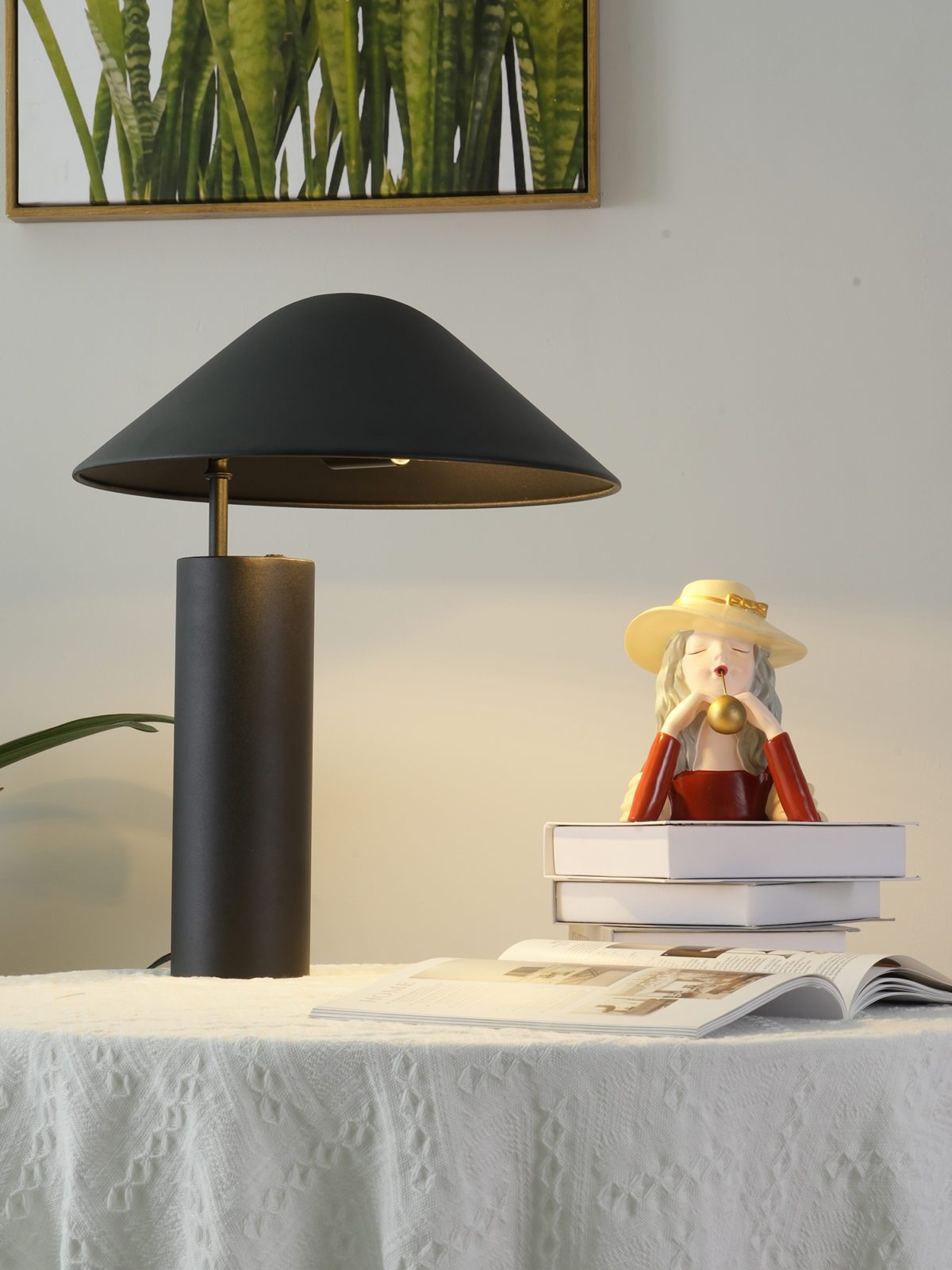 Damo Desk Lamp