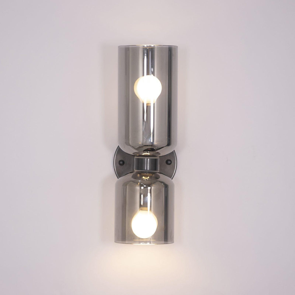 edie-wall-lamp