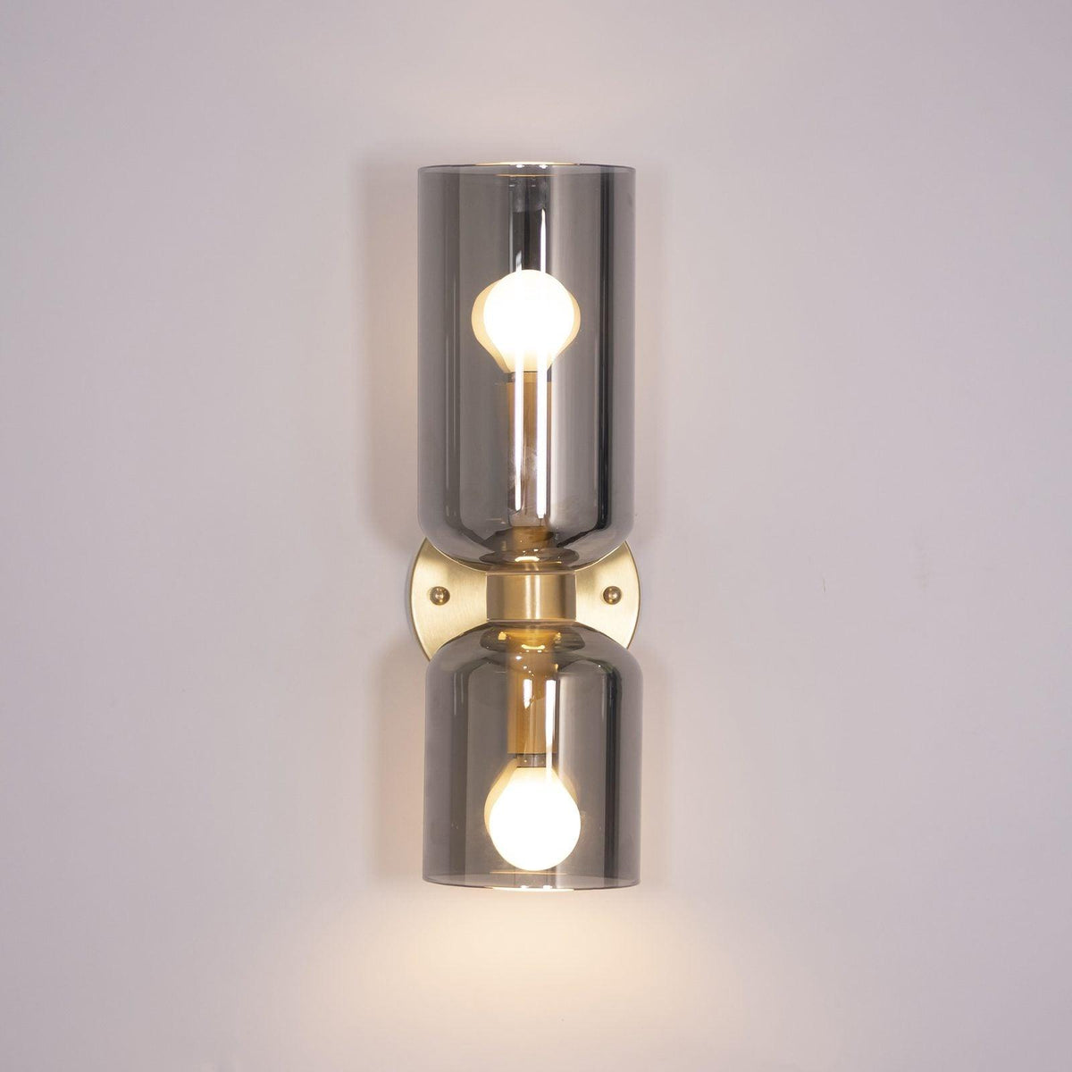 edie-wall-lamp