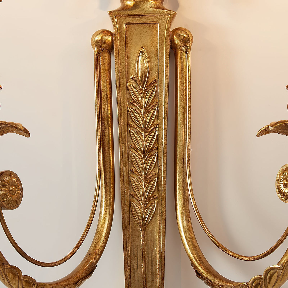 fabienne-wall-lamp