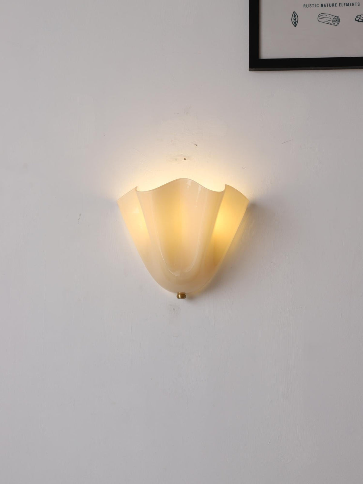 flower-glass-wall-lamp