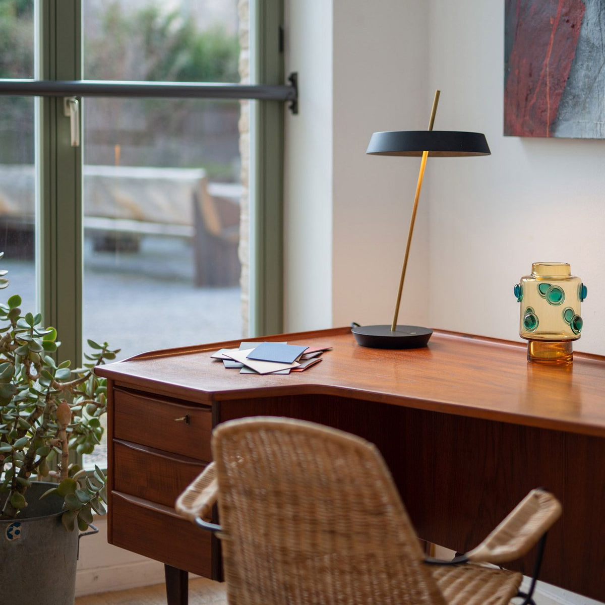 Round Base Desk Light by