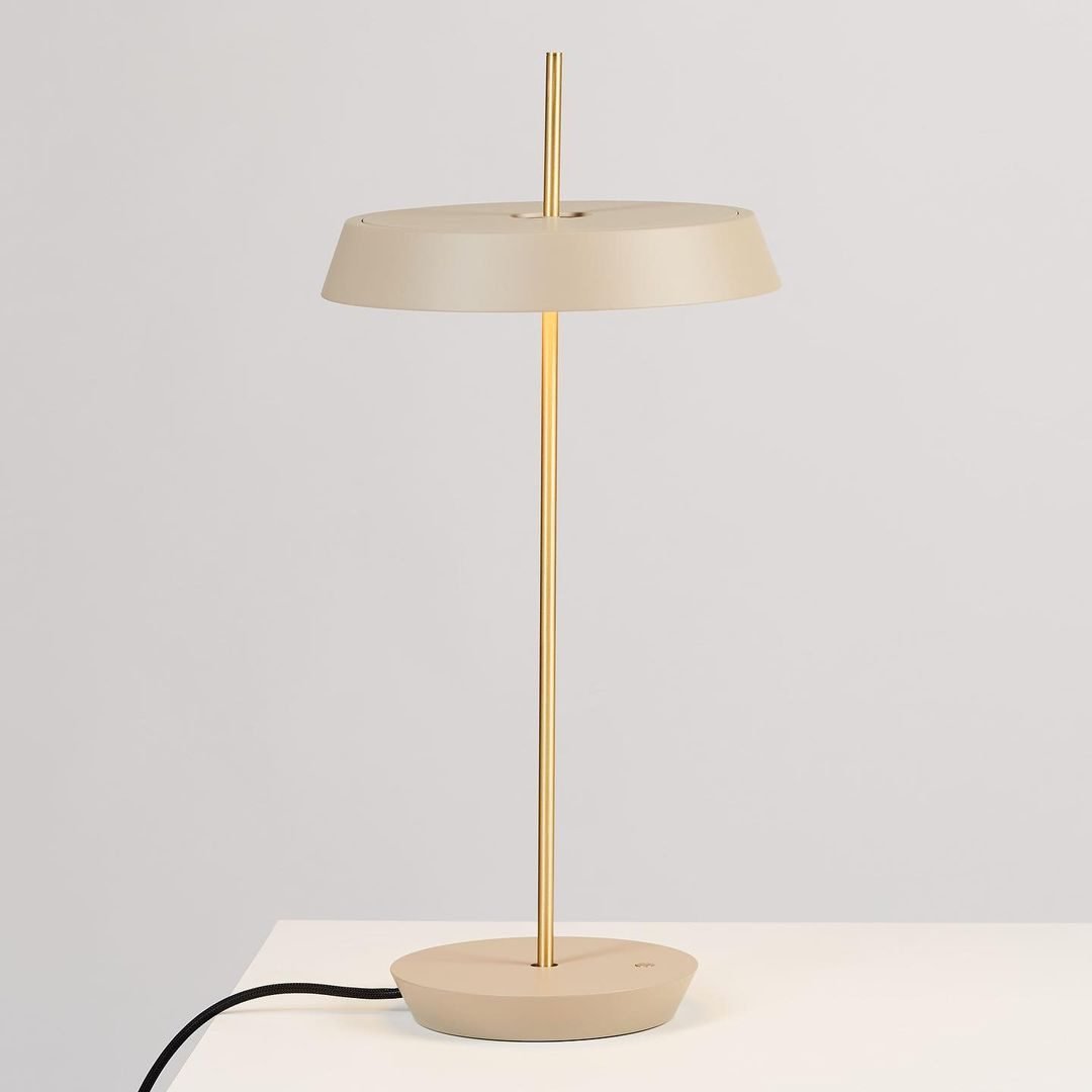 Round Base Desk Light by