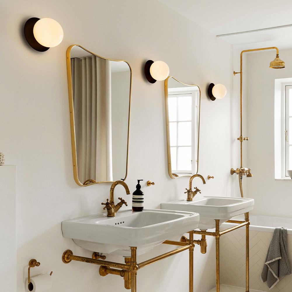 liila-wall-lamp
