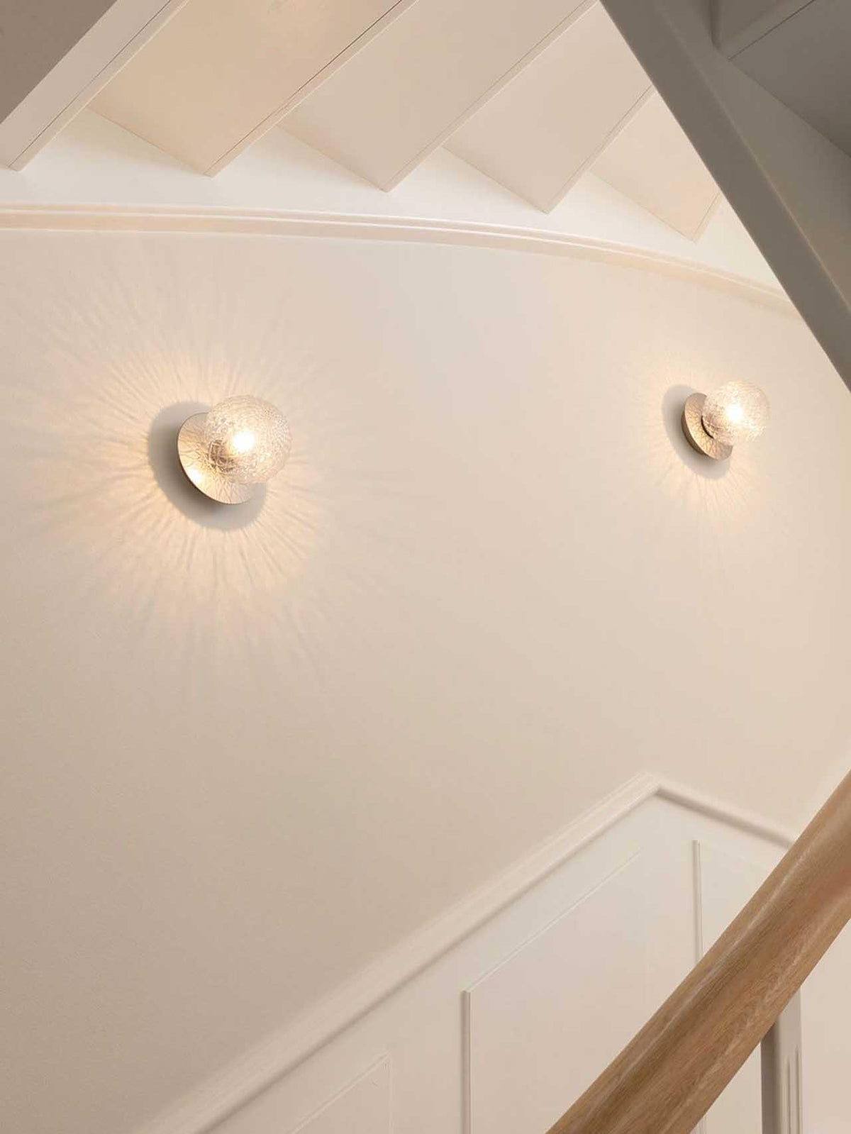 liila-wall-lamp