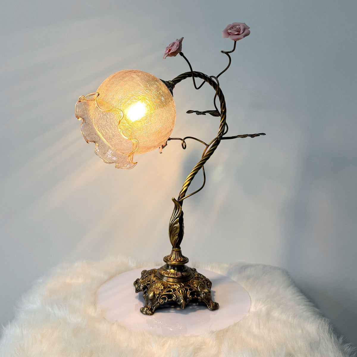 lumiere-table-lamp