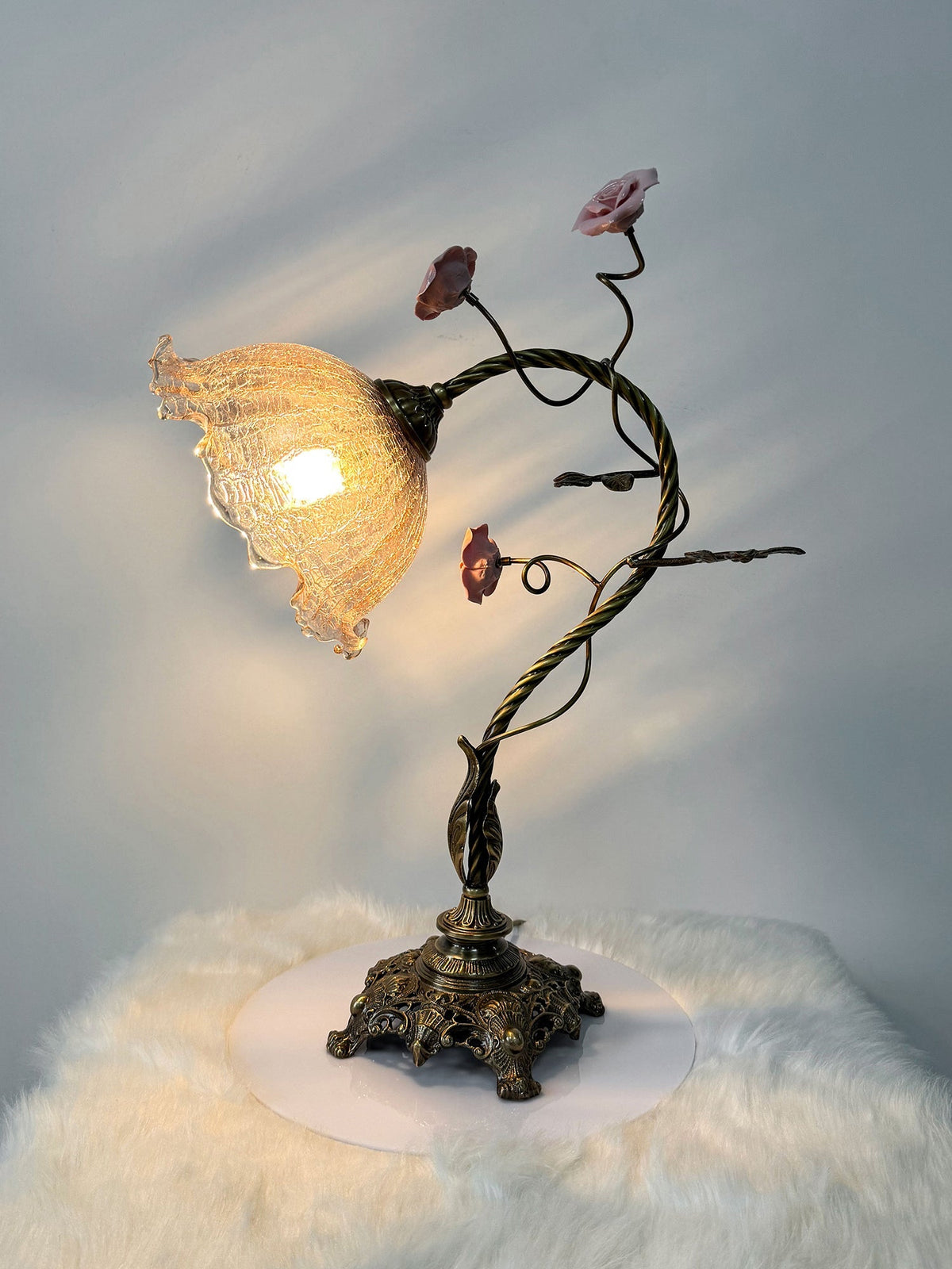 lumiere-table-lamp
