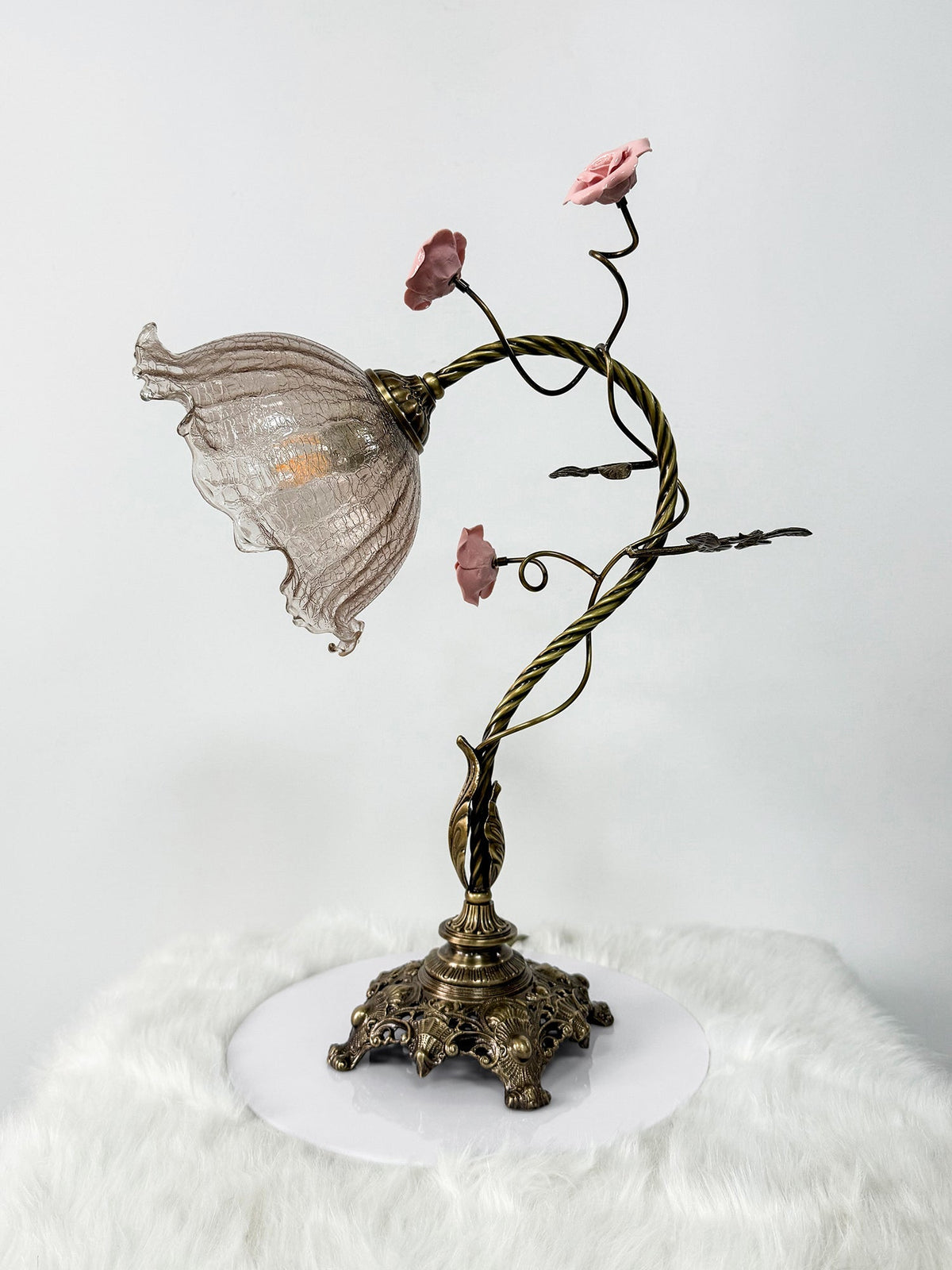lumiere-table-lamp