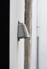 mast-wall-lamp