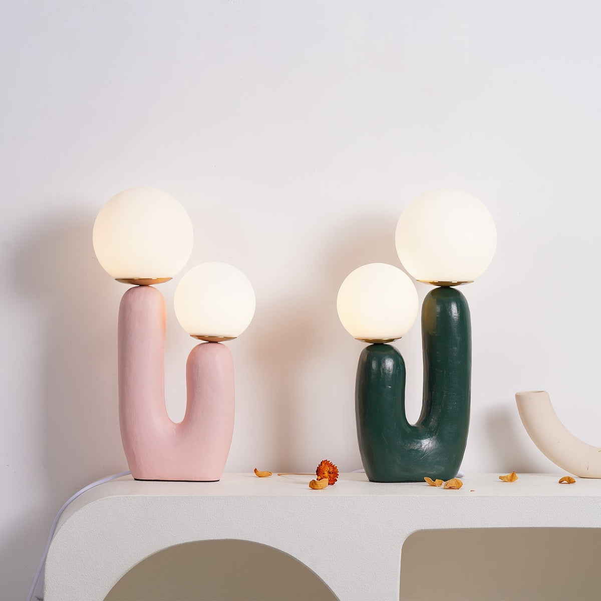 Oo_Rough_Table_Lamp