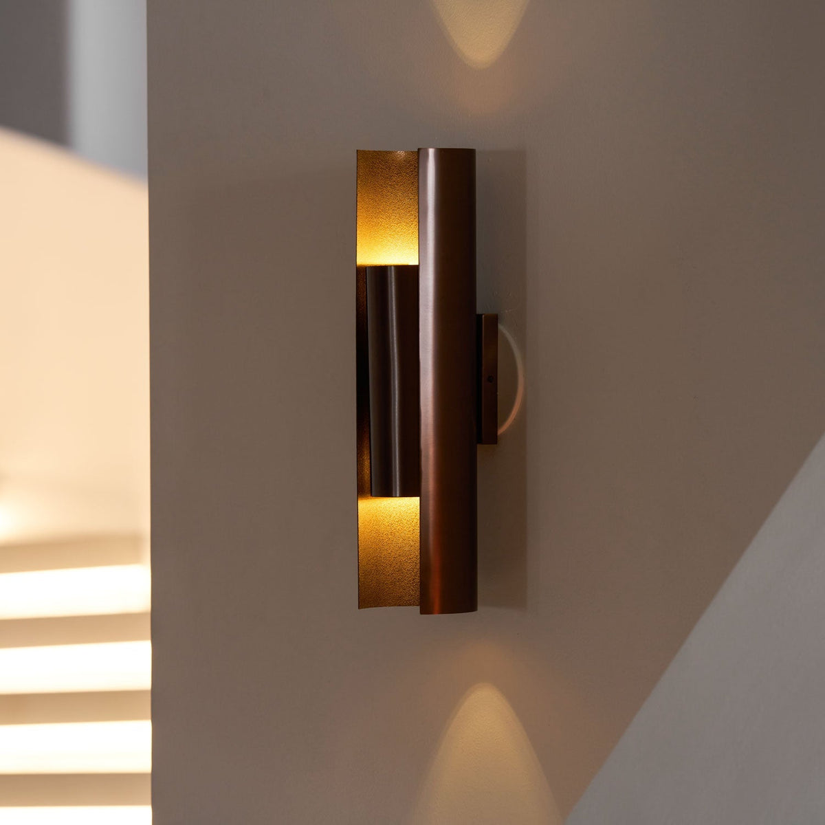 nyx-wall-lamp