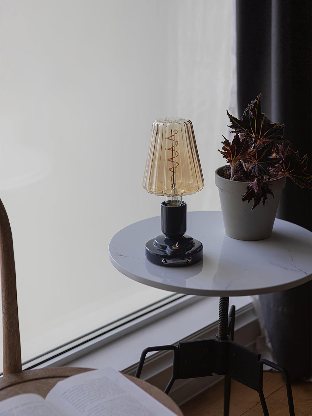 Pastry Built In Battery Table Lamp