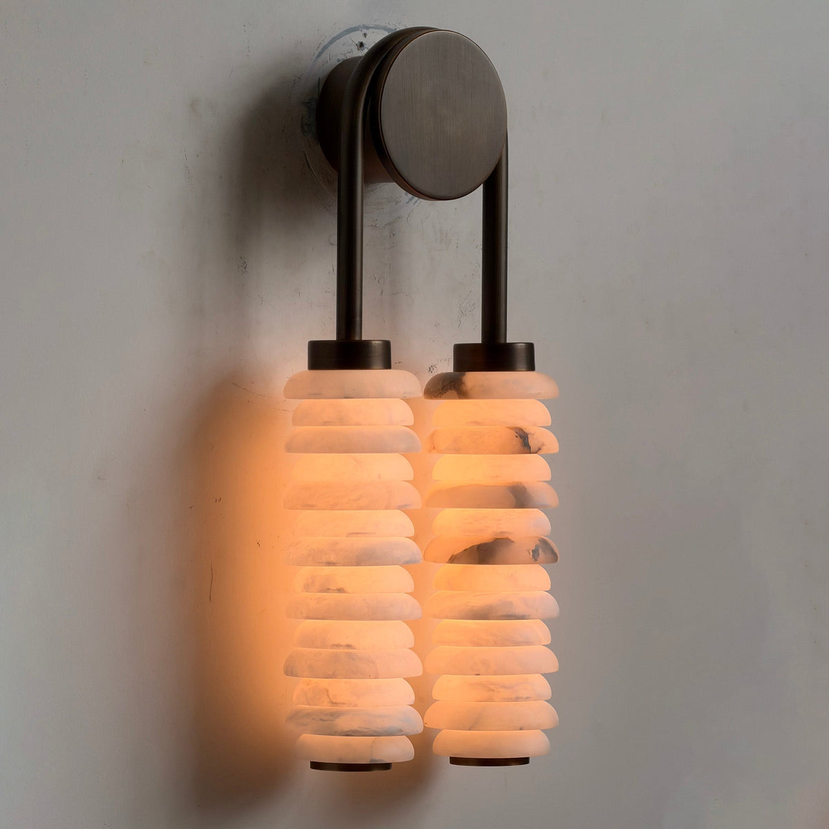 payson-alabaster-wall-lamp