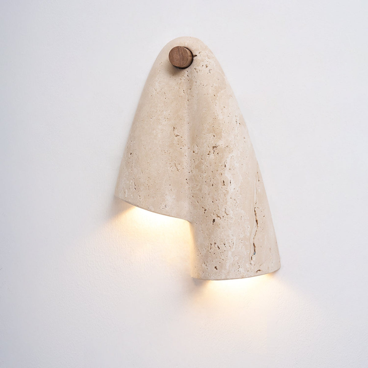 pearlmont-travertine-wall-lamp