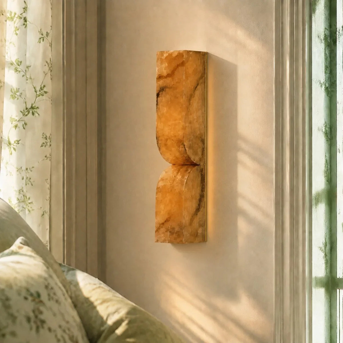 perysse-modern-sculptural-alabaster-wall-lamp