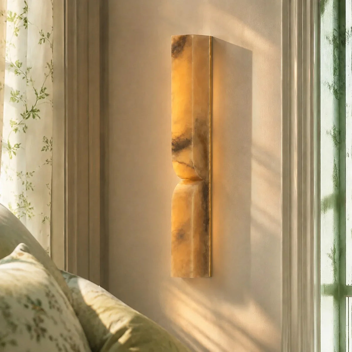 perysse-modern-sculptural-alabaster-wall-lamp