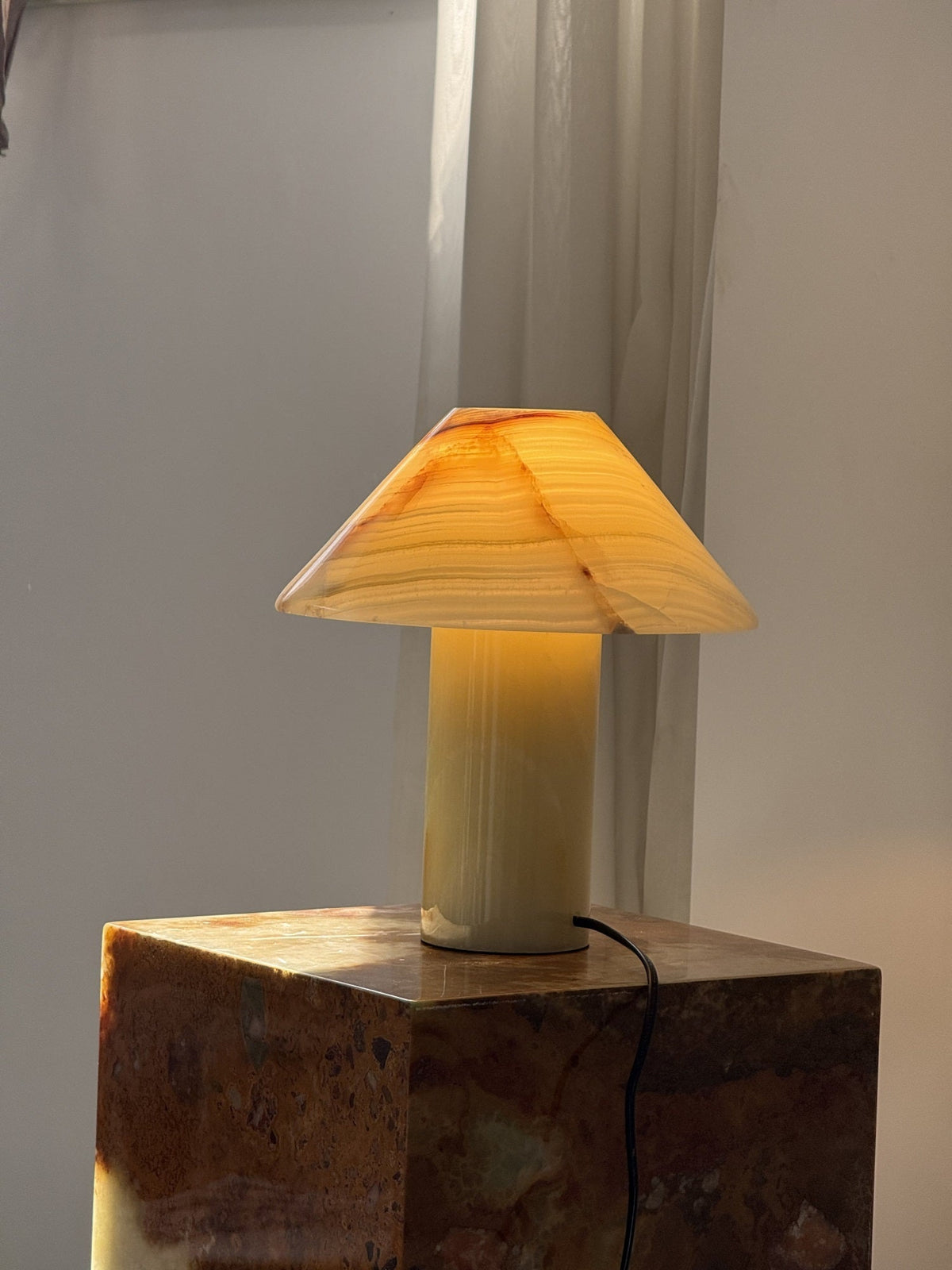 pillar-stone-table-light
