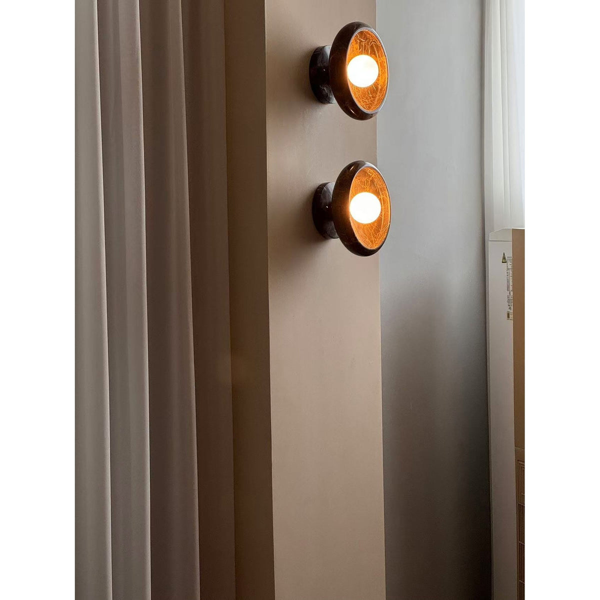 piedra-marble-wall-lamp
