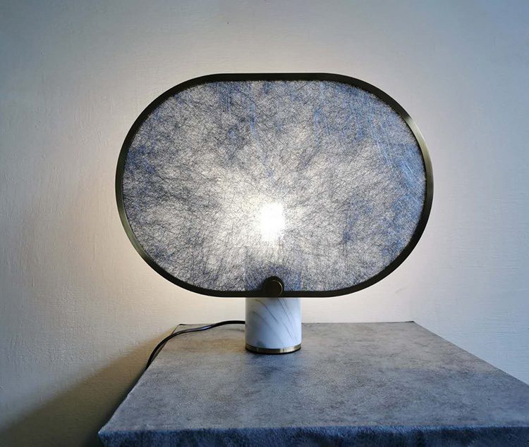 Table lamp with screen desi