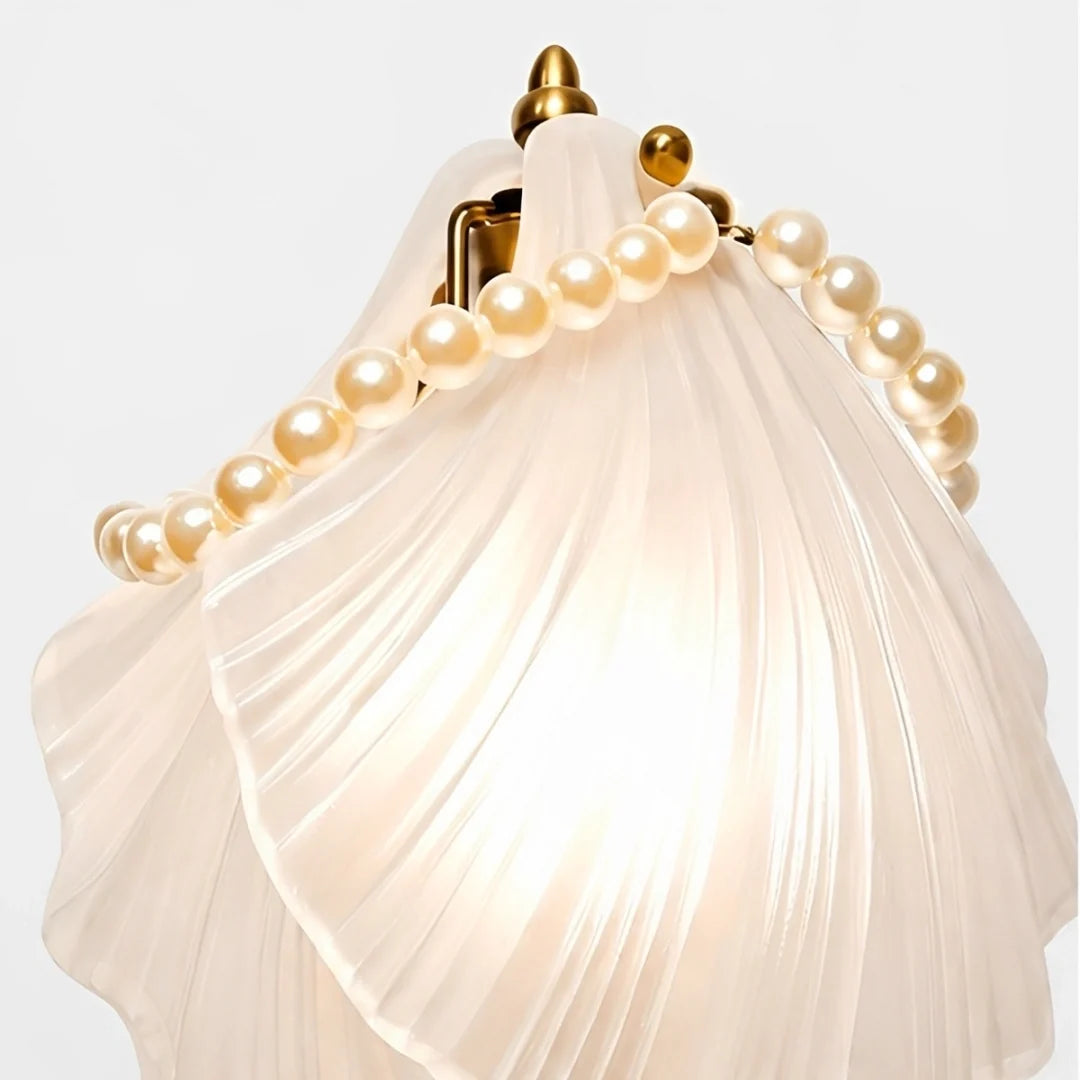 serilda-vintage-shell-pearl-chain-table-lamp