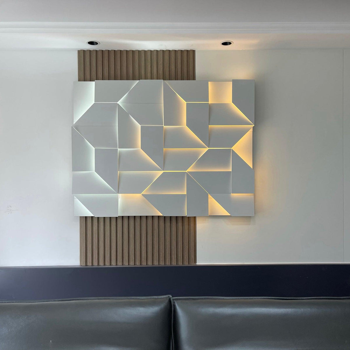 Shadows Charging Grand Sconce