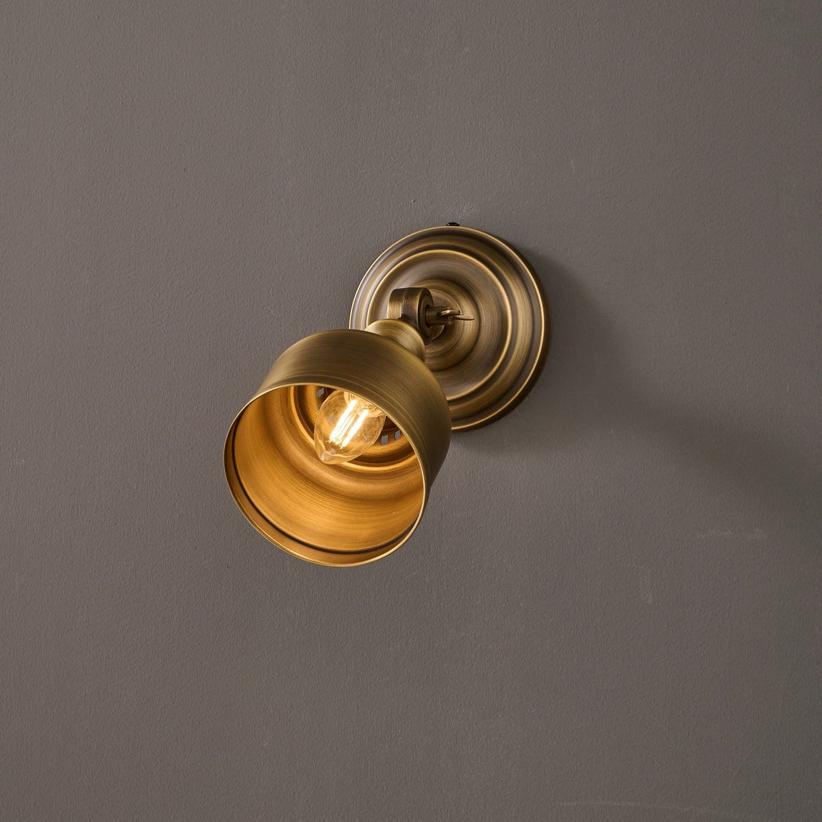timarron-wall-lamp