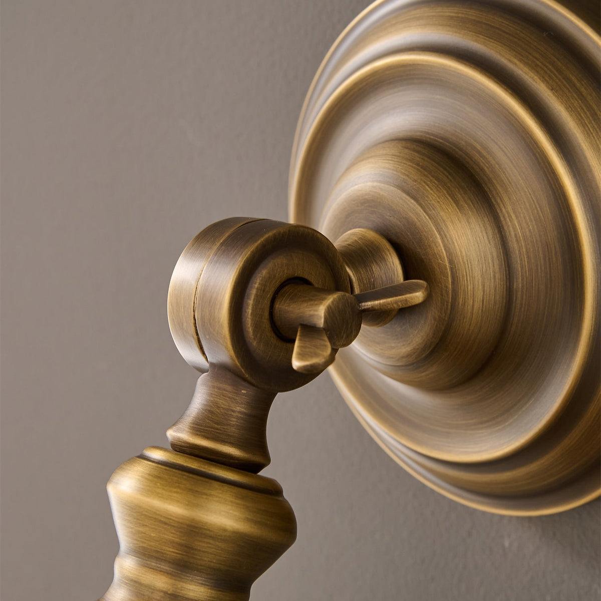 timarron-wall-lamp
