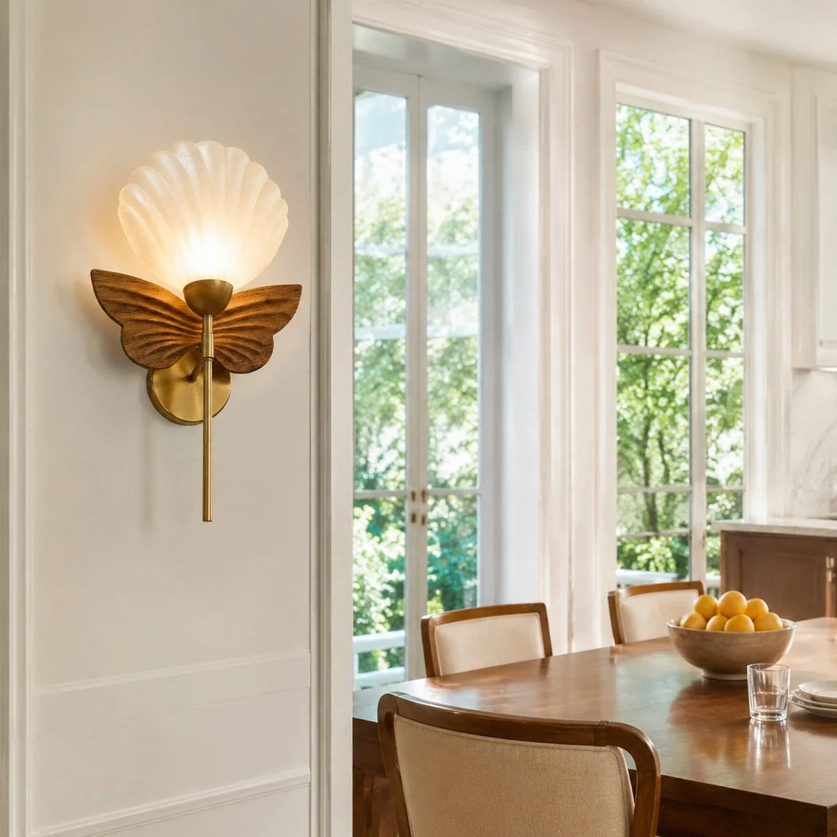 tiora-vintage-shell-butterfly-wall-light
