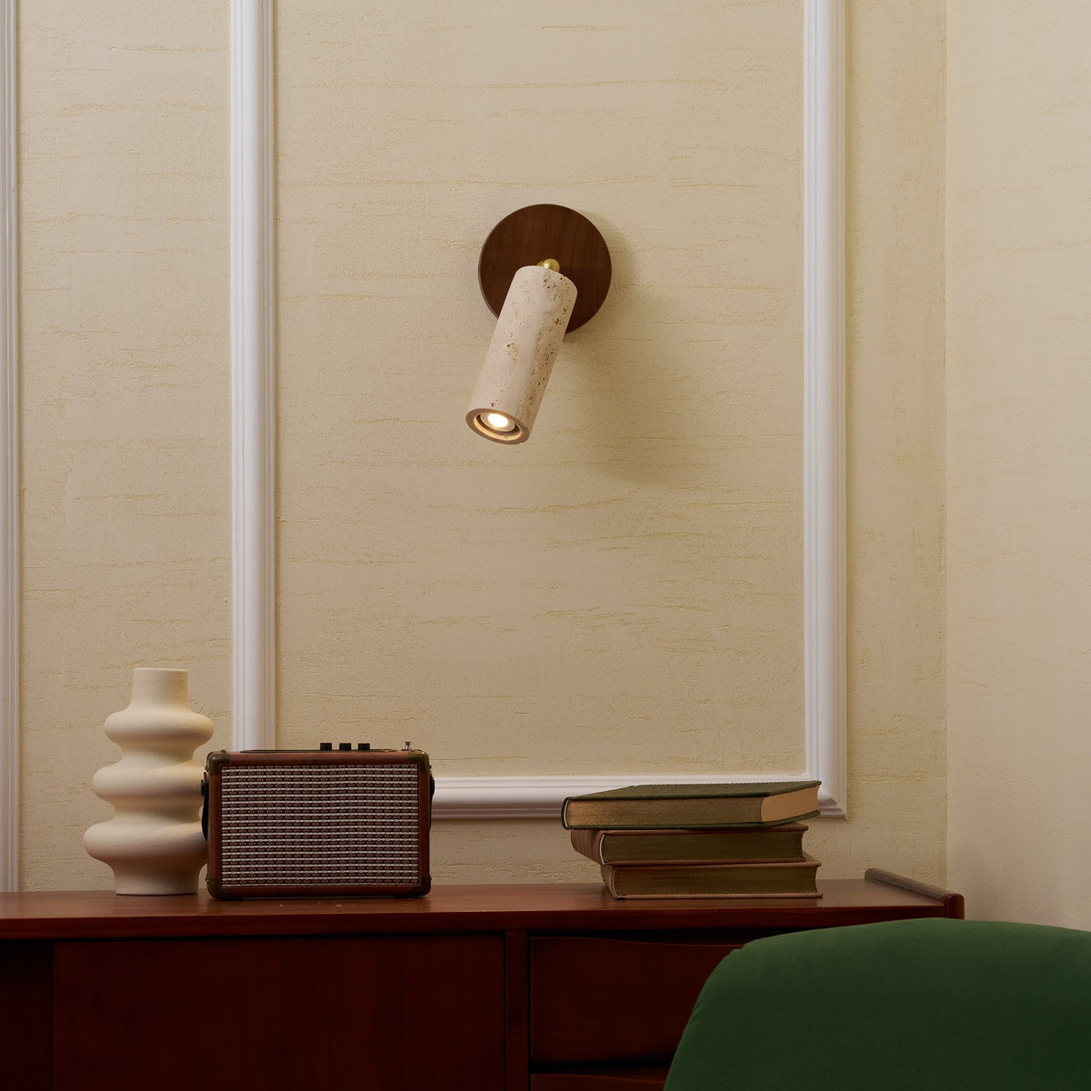 travertine-mireille-wall-lamp