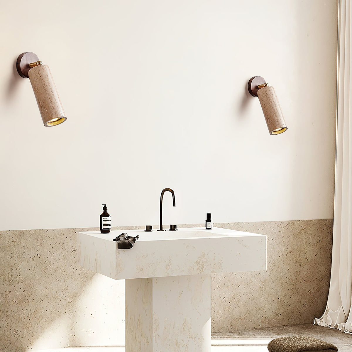 travertine-mireille-wall-lamp