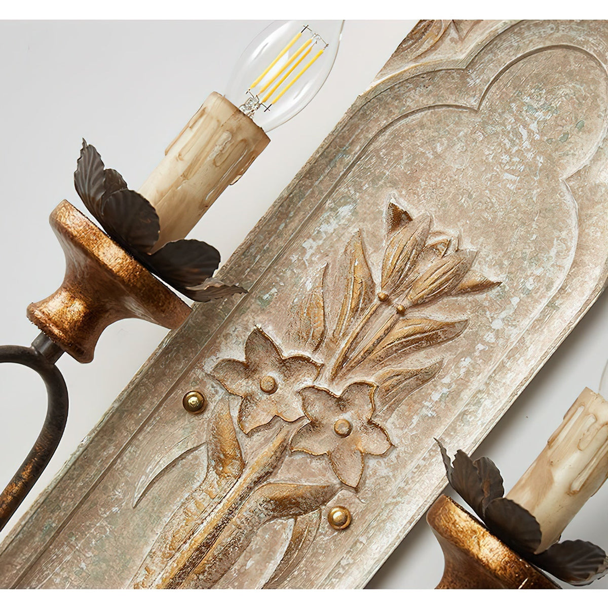 valentina-wall-lamp